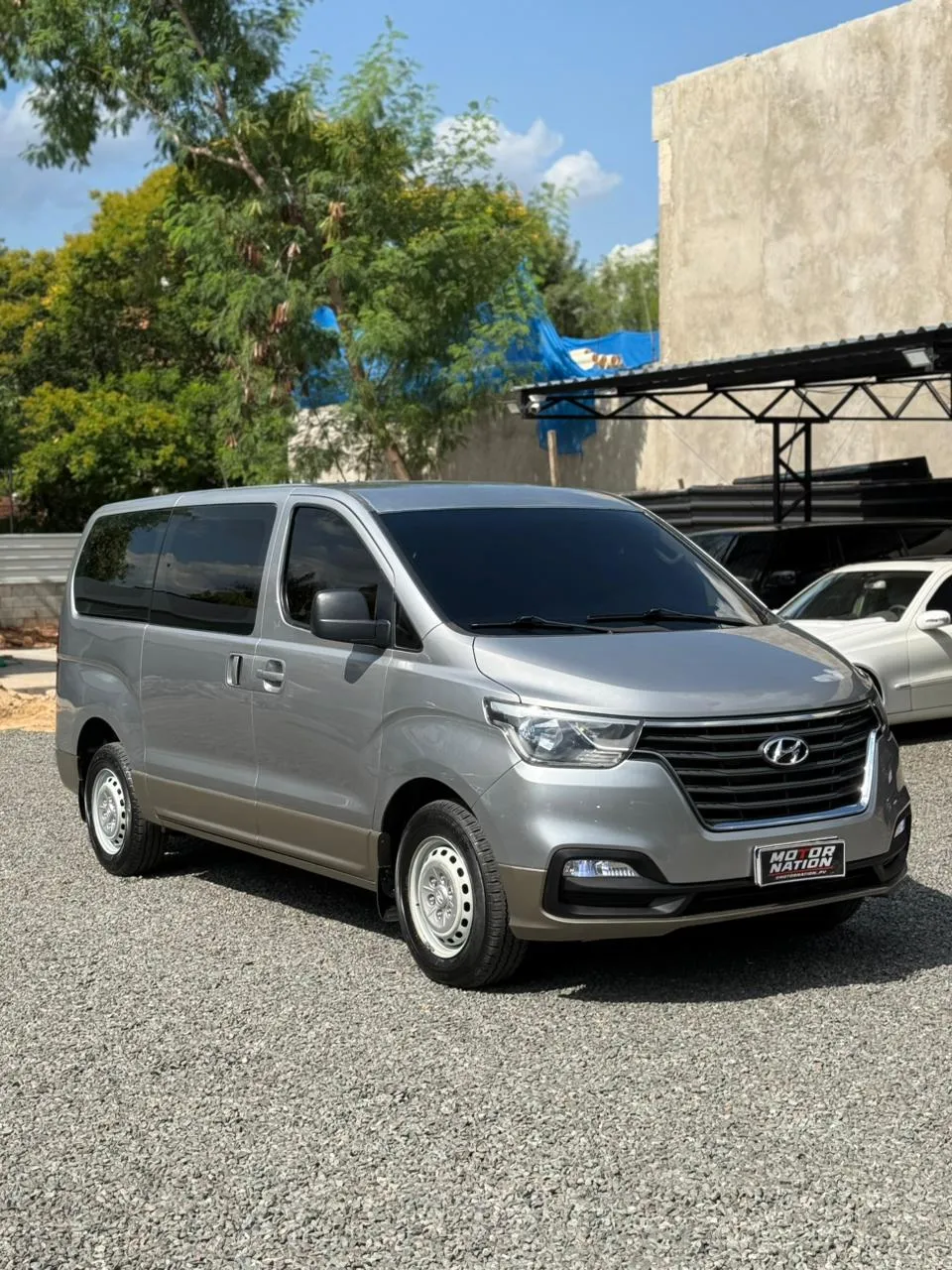 Hyundai H1 van for private transfers in Costa Rica